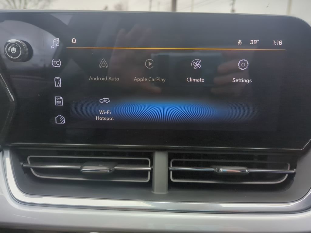 Certified 2024 Chevrolet Trax LT w/ Driver Confidence Package image 20