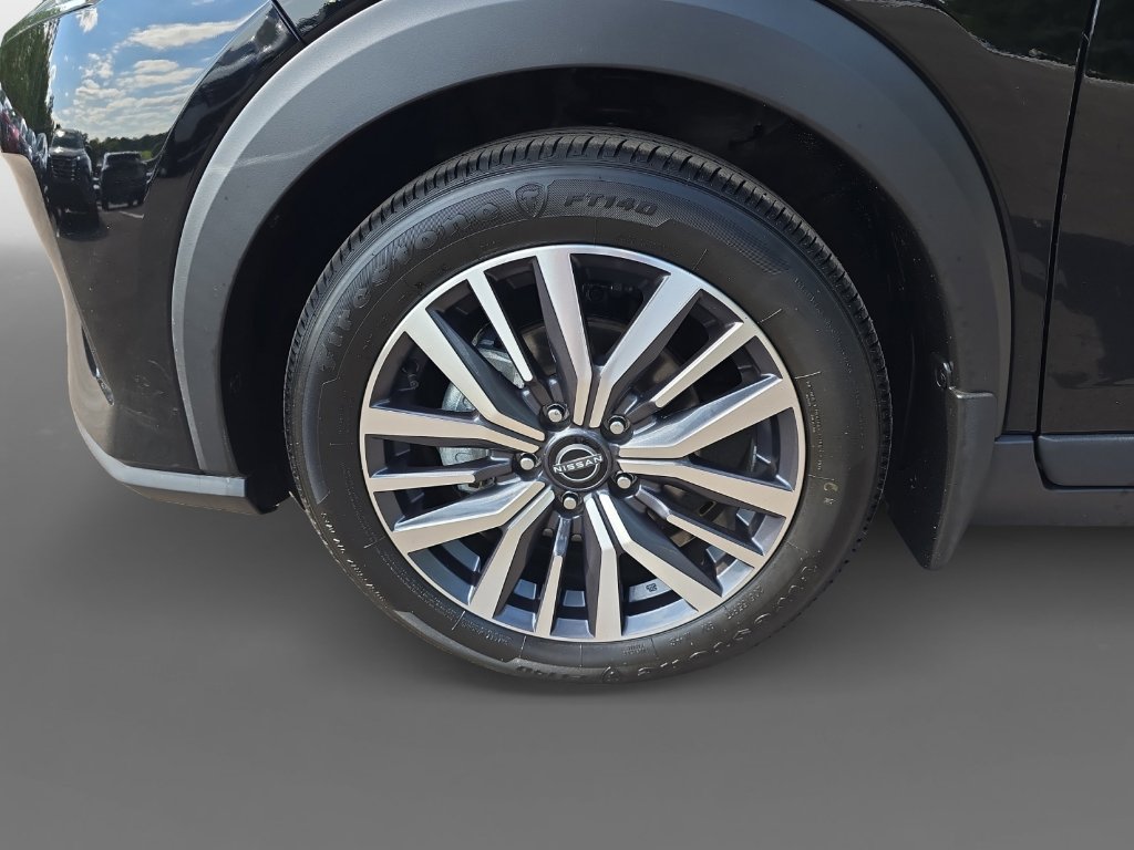 Certified 2024 Nissan Kicks SV image 9