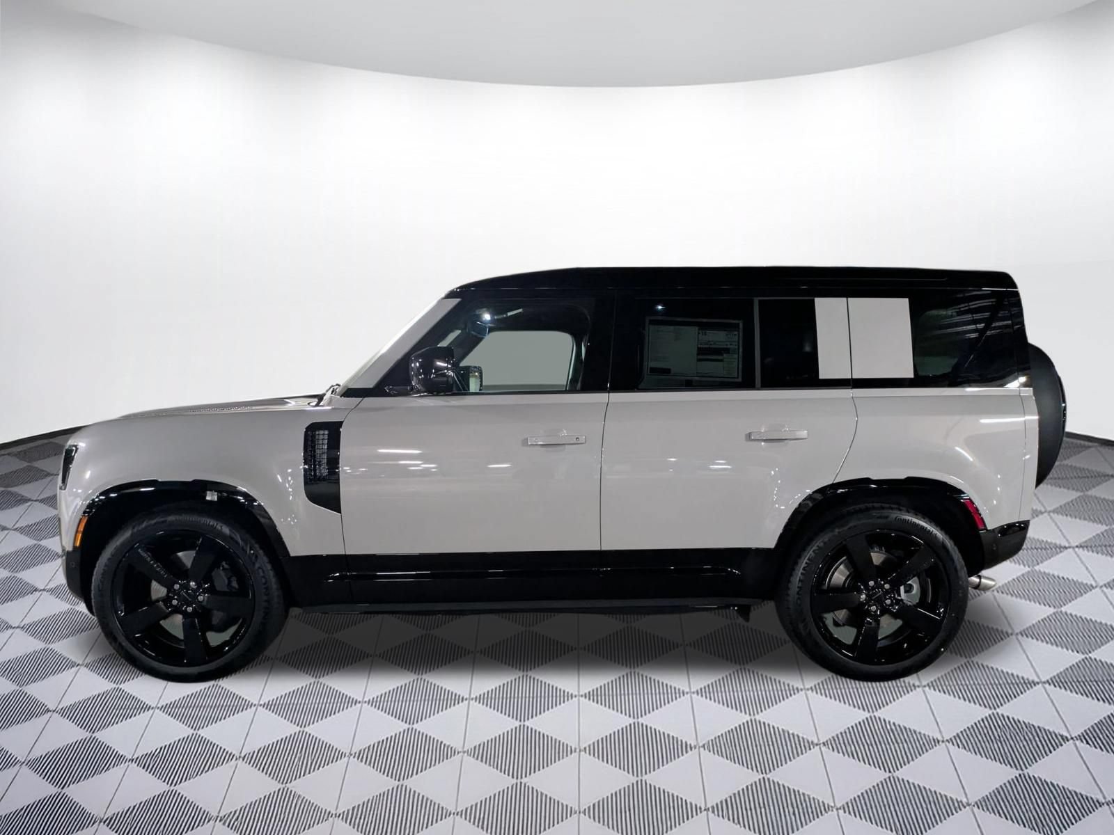 New 2026 Land Rover Defender 110 X-Dynamic SE AWD/4WD image 4
