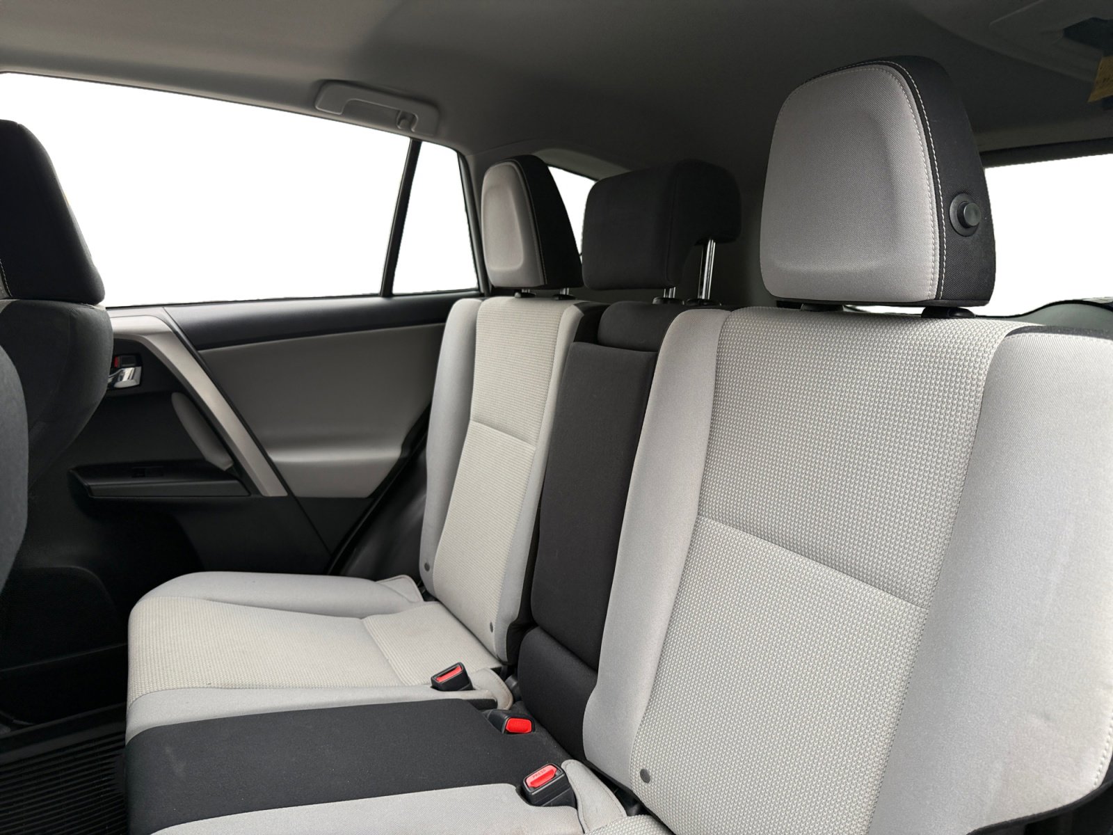 Used 2017 Toyota RAV4 XLE image 13