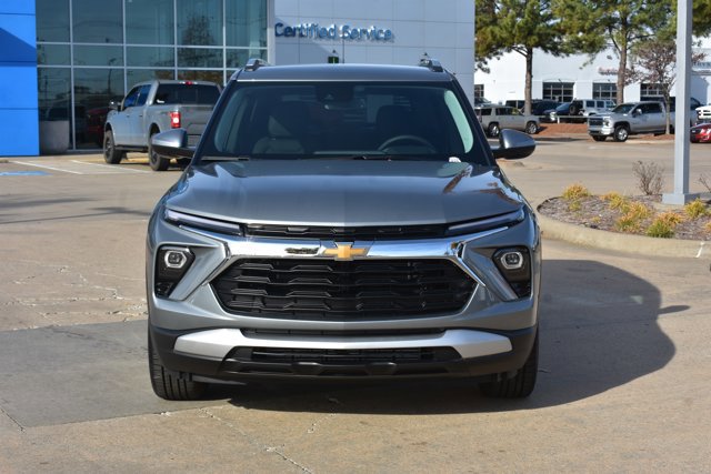 Used 2023 Chevrolet TrailBlazer LT image 2