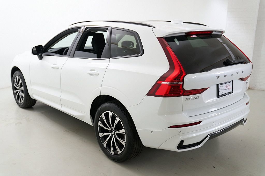 Certified 2025 Volvo XC60 B5 Plus AWD/4WD image 7