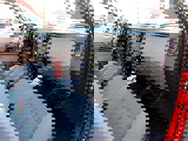 Used 2016 Ford F550 4x4 Regular Cab Super Duty image 12