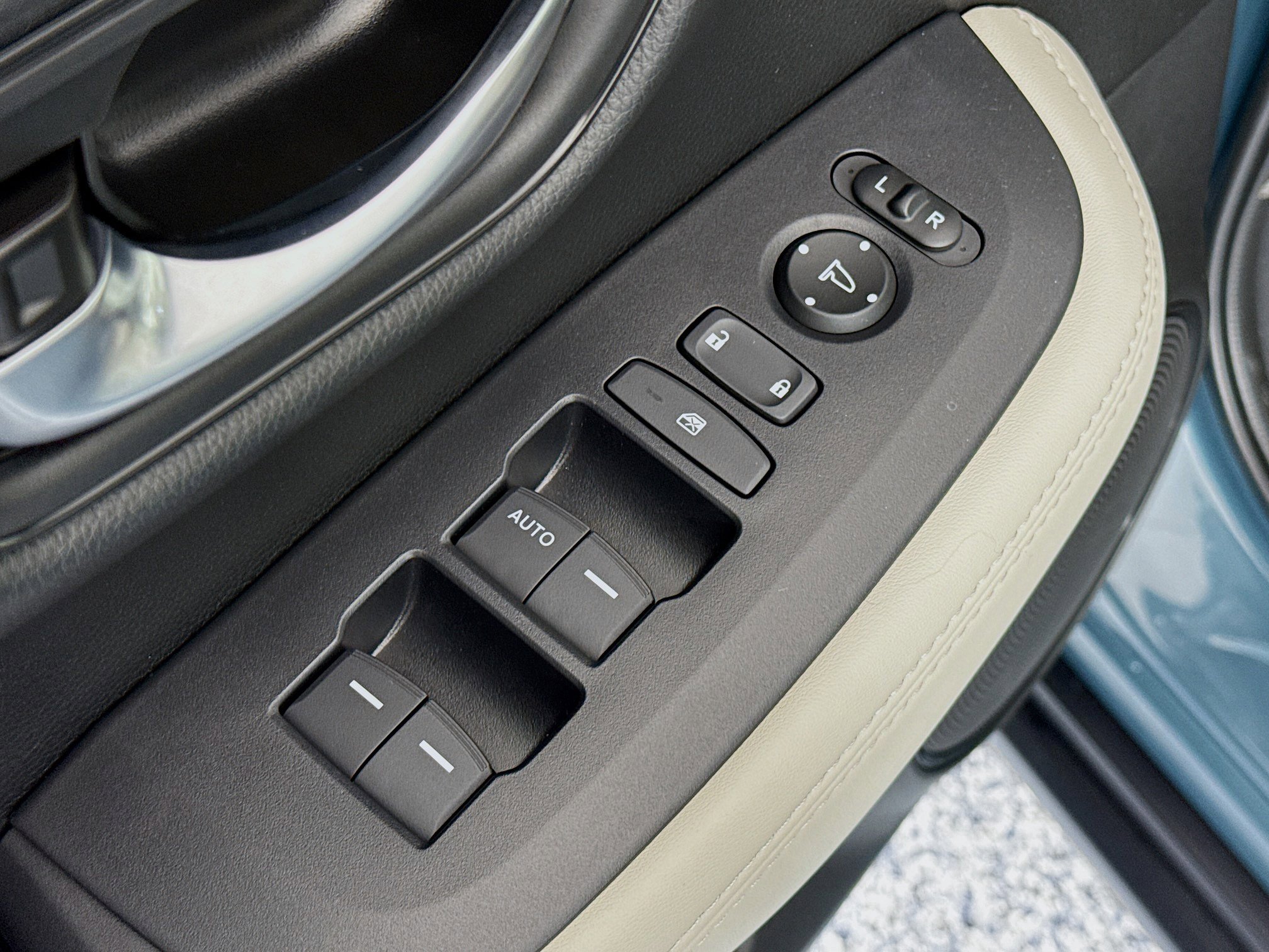 New 2026 Honda HR-V LX image 17
