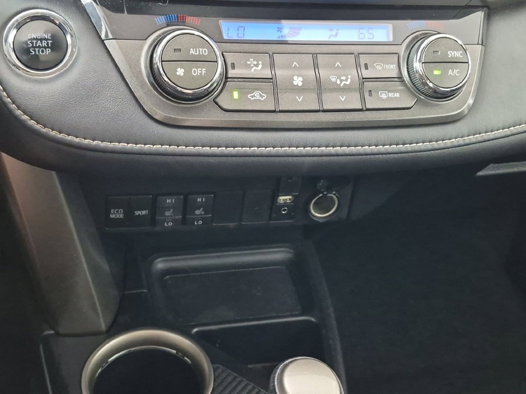 Used 2015 Toyota RAV4 Limited AWD/4WD image 25