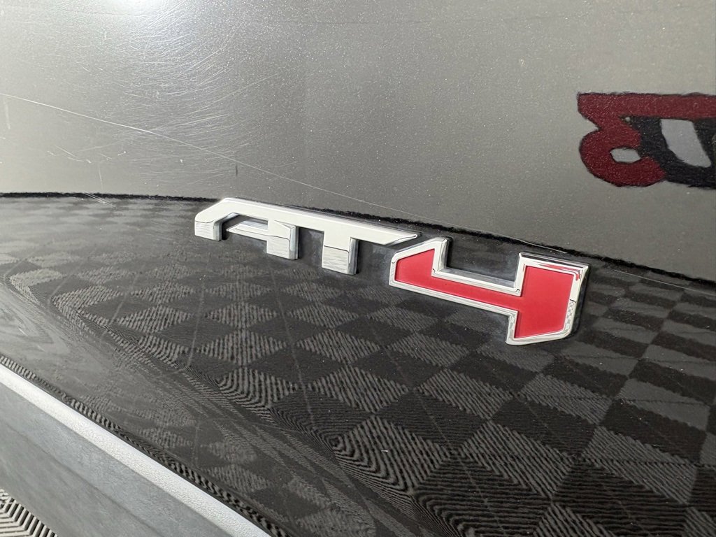 Used 2022 GMC Acadia AT4 w/ Technology Package image 10