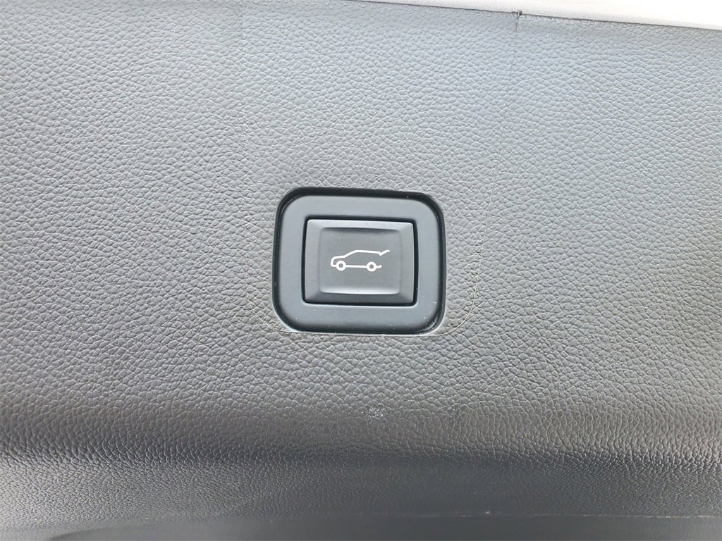 Used 2022 Chevrolet Traverse LT w/ LPO, Roadside Safety Package image 29