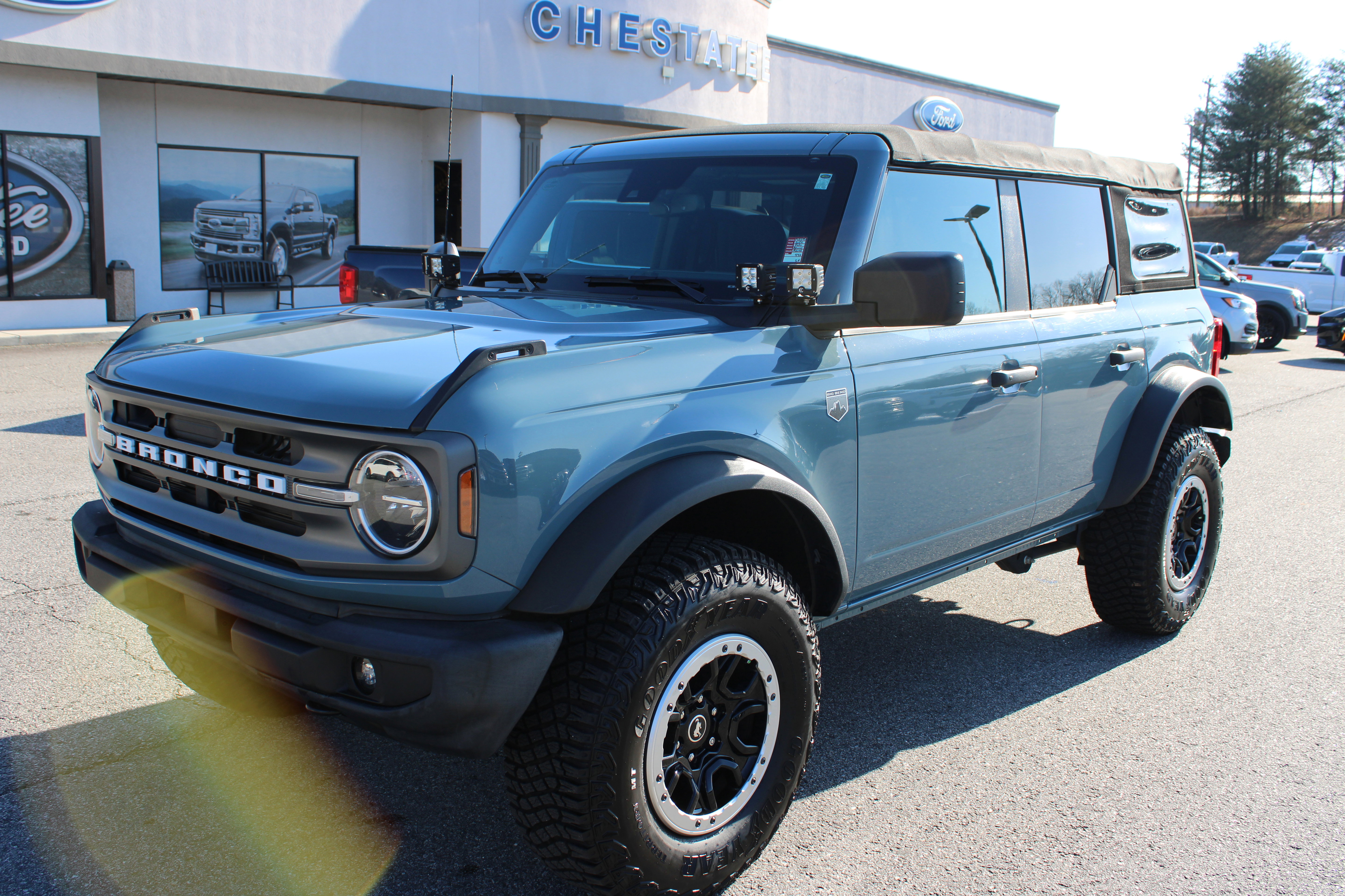 Used 2022 Ford Bronco Big Bend w/ Sasquatch Package image 2