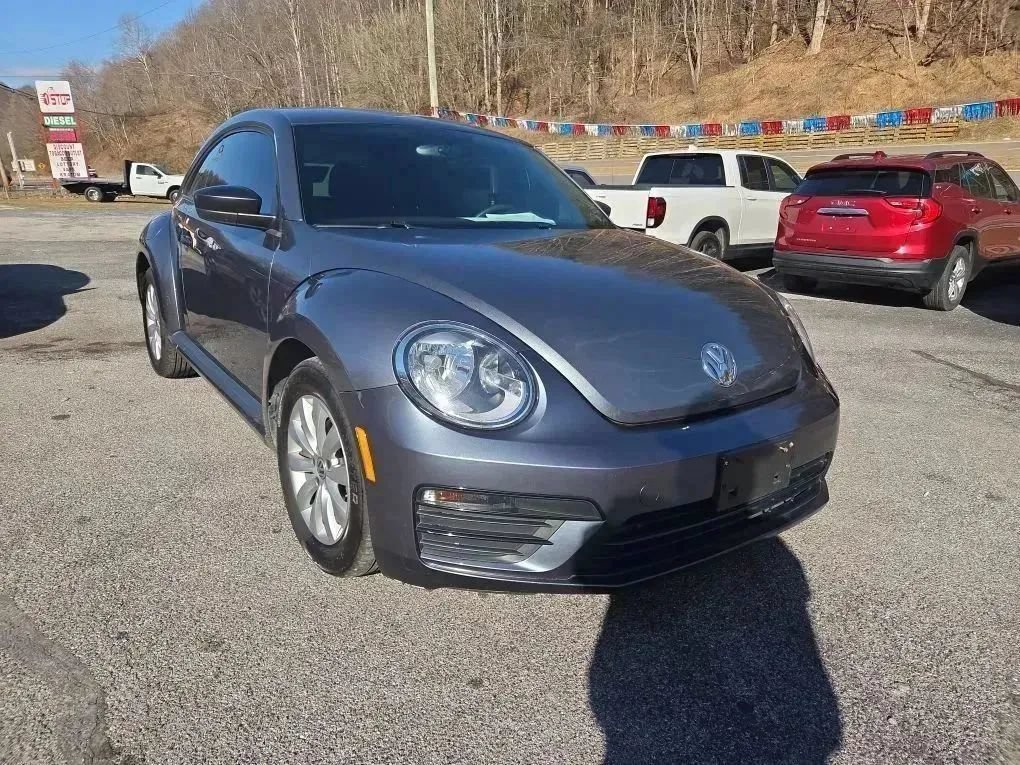 Used 2017 Volkswagen Beetle 1.8T FWD image 2