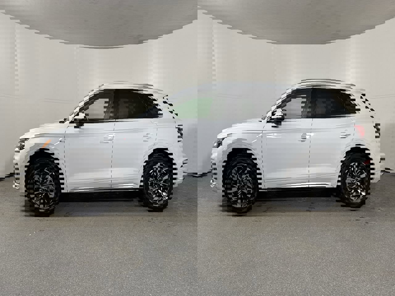 Certified 2023 Audi Q5 2.0T Premium w/ Convenience Package AWD/4WD image 30