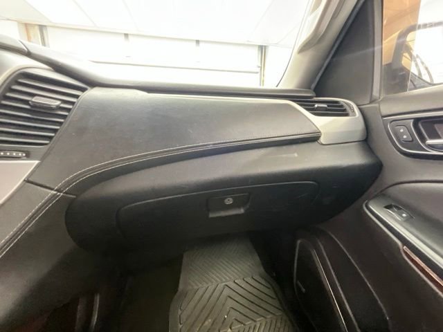 Used 2017 GMC Yukon XL SLT AWD/4WD image 10