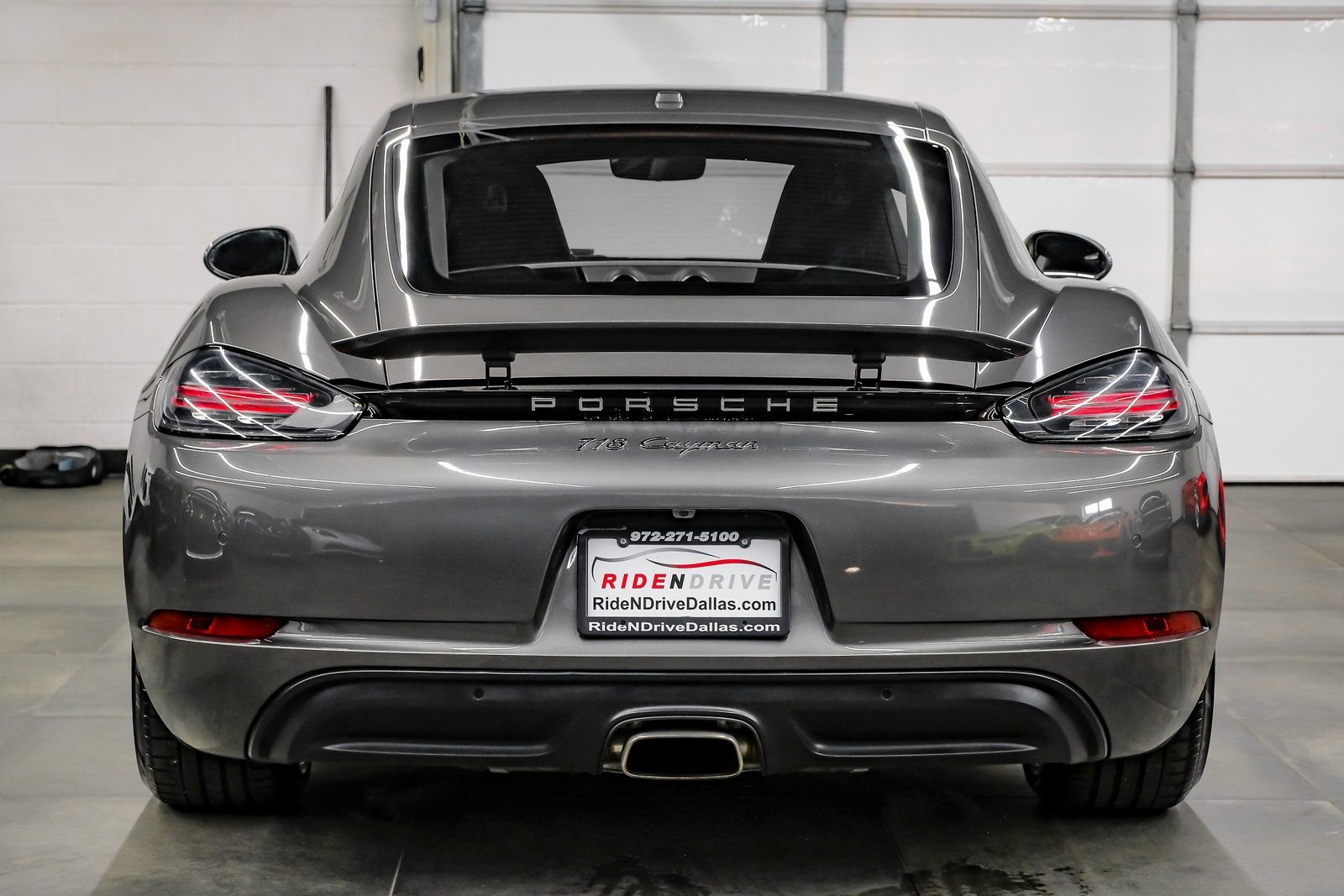Used 2022 Porsche 718 Cayman image 16