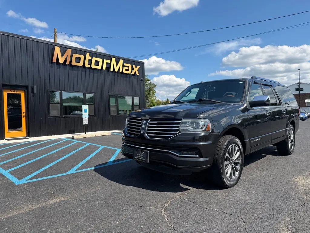 Used 2015 Lincoln Navigator L 4WD image 1