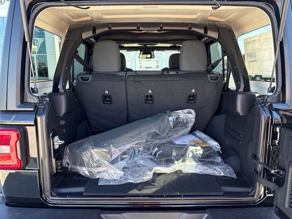 New 2027 Jeep Wrangler Unlimited Rubicon AWD/4WD image 20