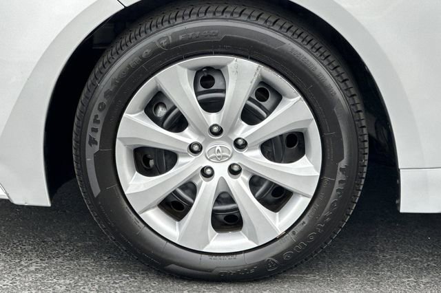 Used 2025 Toyota Corolla LE image 23