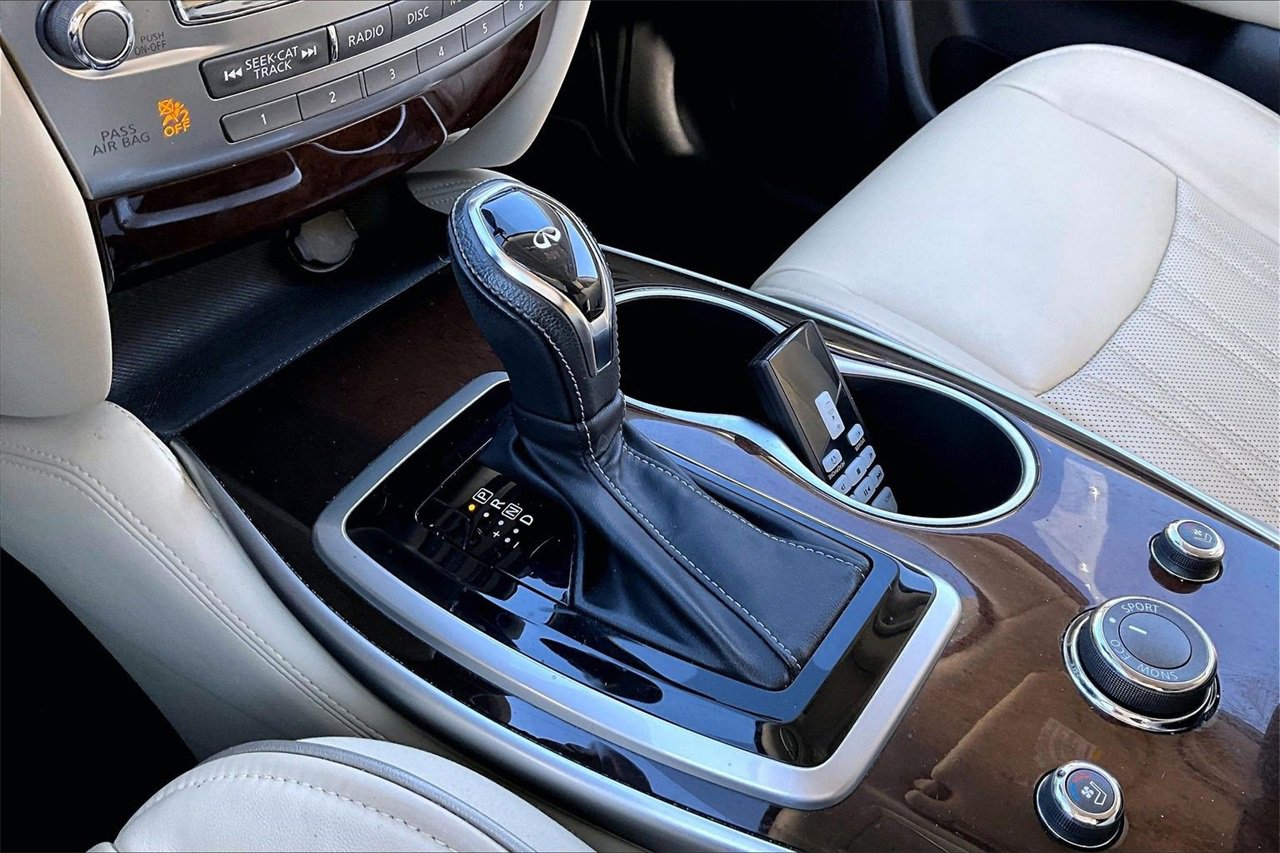 Used 2017 INFINITI QX60 Luxe w/ Deluxe Technology Package image 33