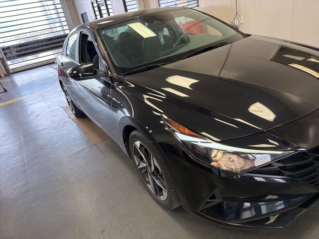 Used 2023 Hyundai Elantra SEL w/ Convenience Package FWD image 1