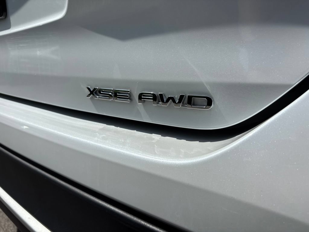 Used 2024 Toyota Highlander XSE AWD/4WD image 15