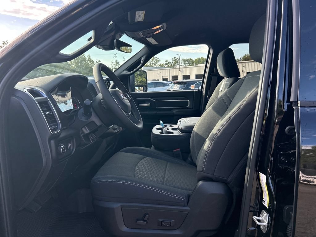 New 2026 RAM 2500 Big Horn AWD/4WD image 16