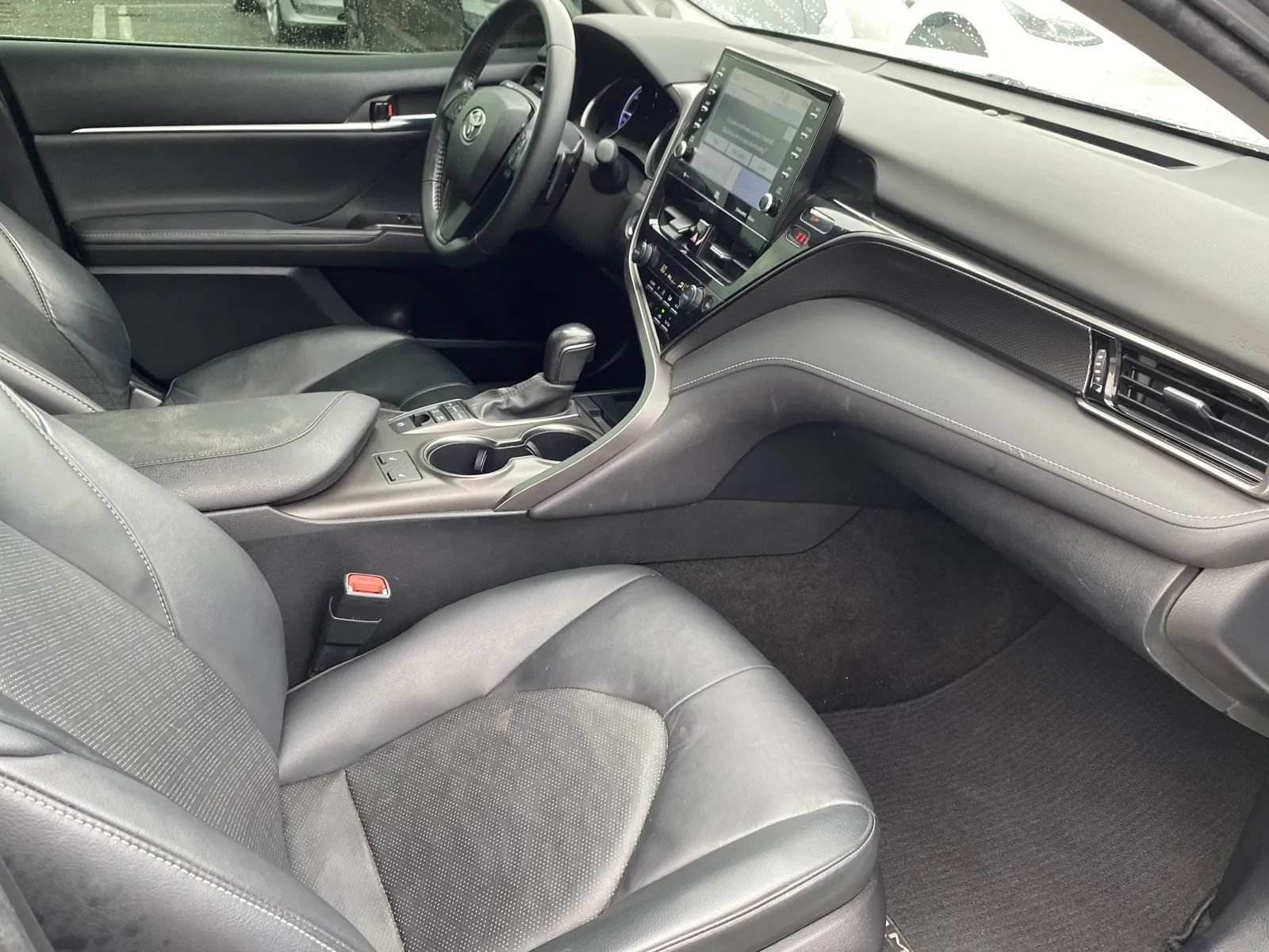 Used 2022 Toyota Camry XSE w/ Navigation Upgrade Package FWD image 6