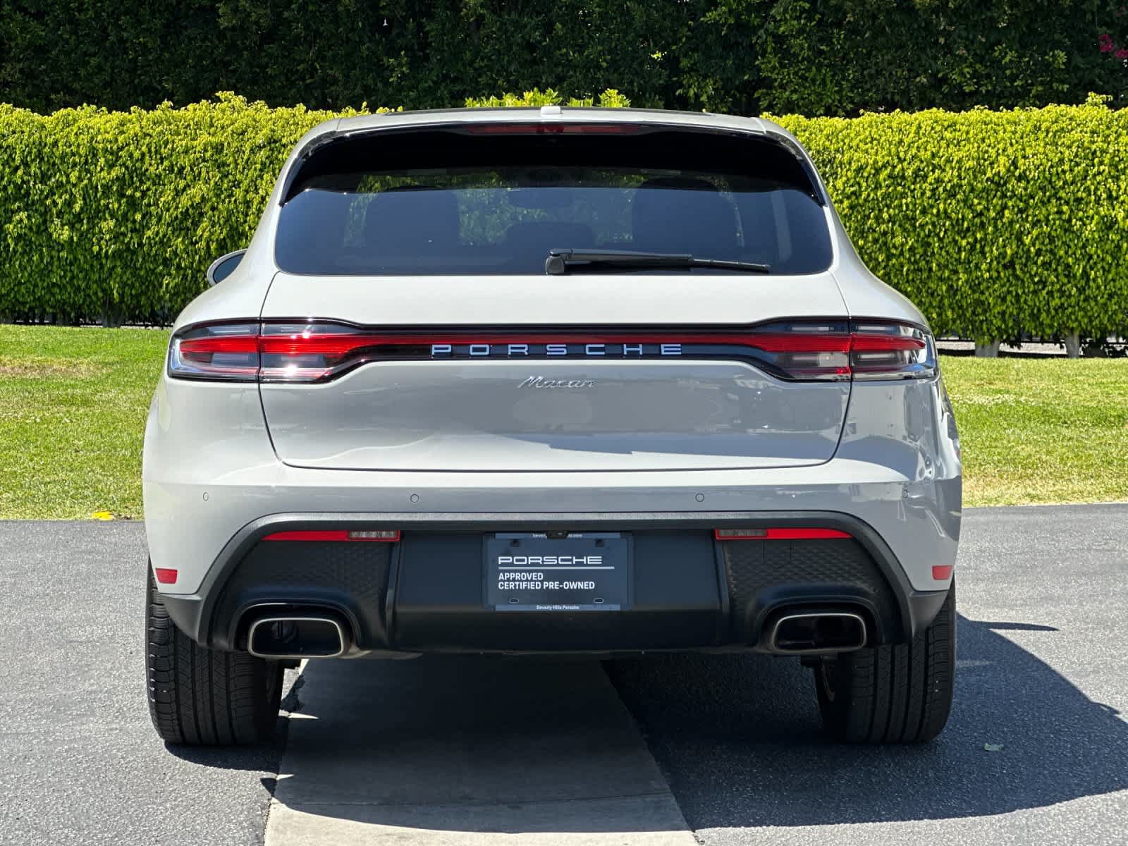Certified 2025 Porsche Macan AWD/4WD image 7