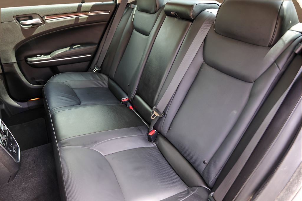 Used 2022 Chrysler 300 Touring L w/ Comfort Group RWD image 23