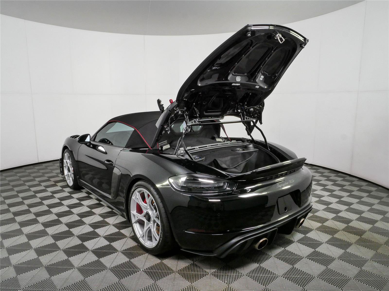 Certified 2025 Porsche 718 Boxster Spyder RS w/ Weissach Package RWD image 30