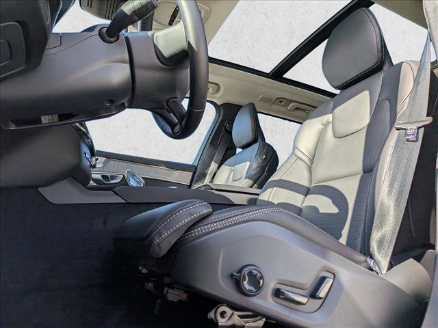 New 2026 Volvo XC90 B6 Ultra w/ Lounge Package image 4