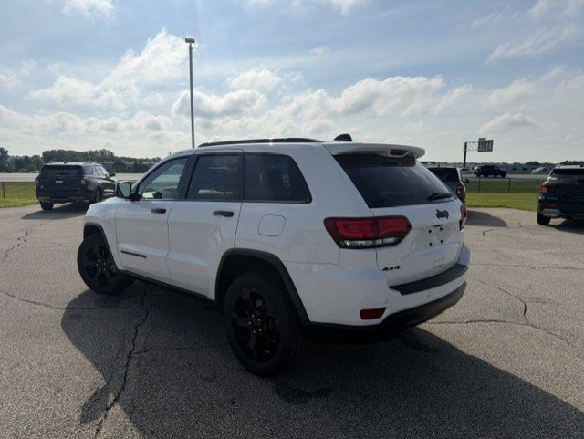 Used 2019 Jeep Grand Cherokee Laredo AWD/4WD image 7