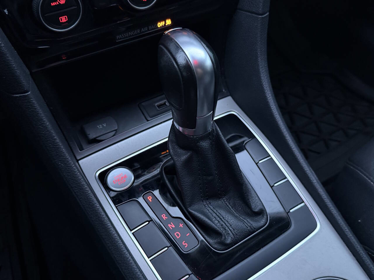 Used 2020 Volkswagen Passat 2.0T SE image 30