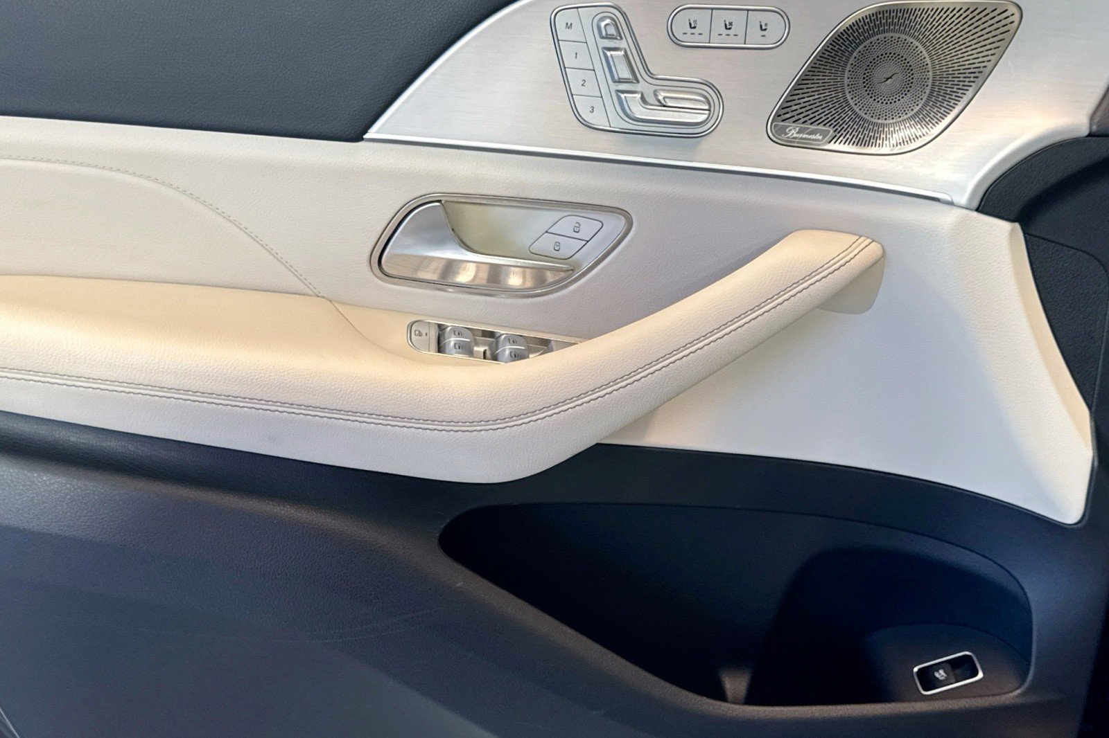 Used 2025 Mercedes-Benz GLS 450 4MATIC image 17