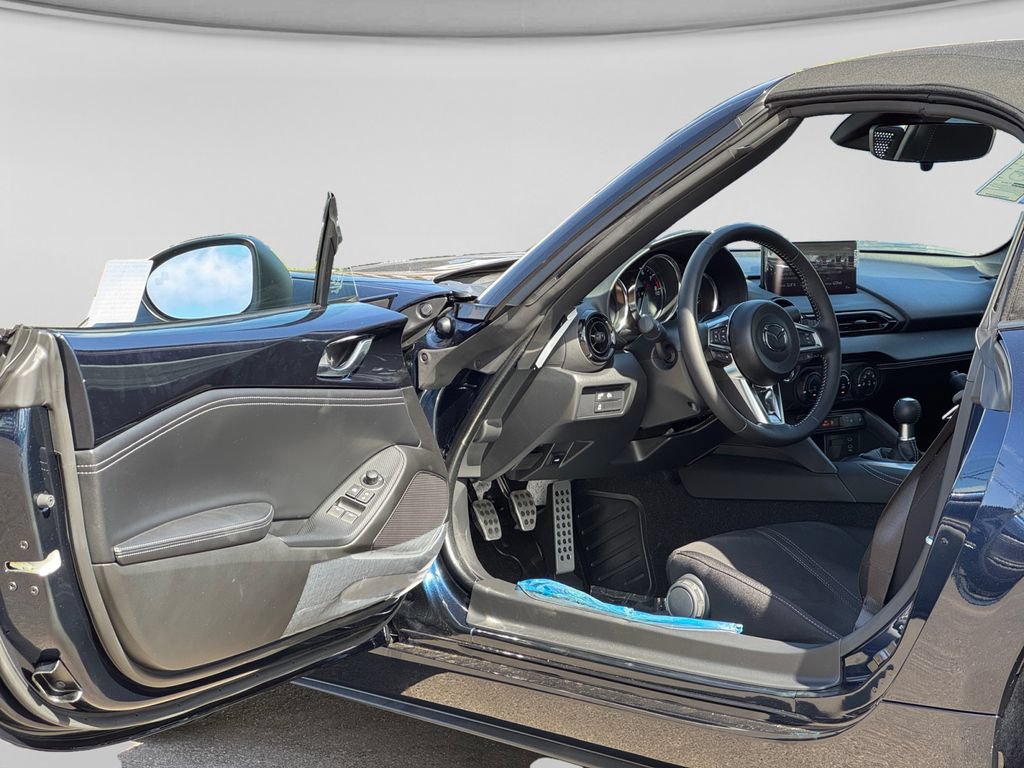 New 2026 MAZDA MX-5 Miata Club w/ Interior Package RWD image 8