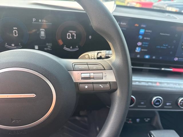 Used 2025 Hyundai Kona SE AWD/4WD image 18