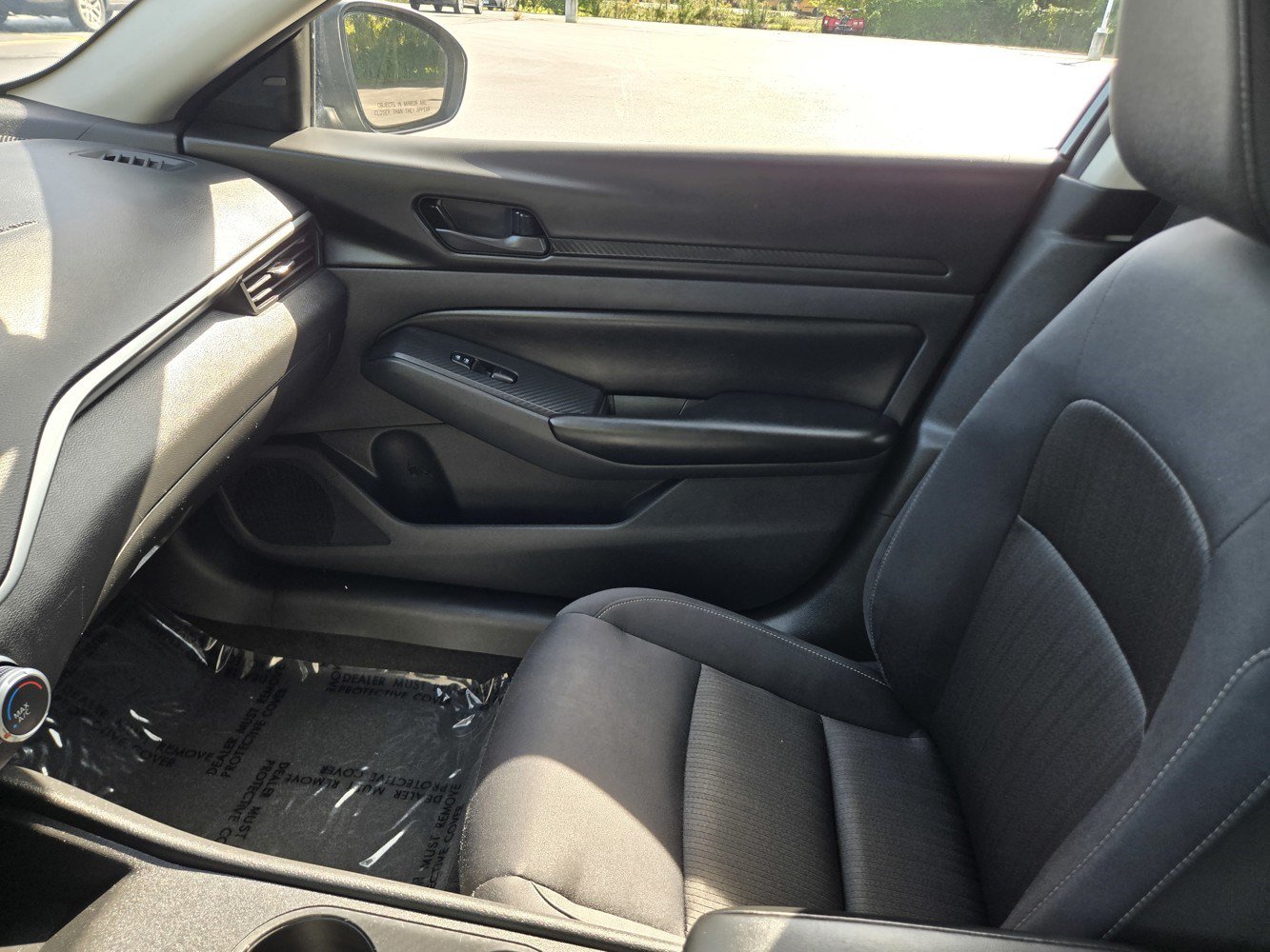 Used 2024 Nissan Altima 2.5 S FWD image 13