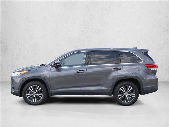 Used 2019 Toyota Highlander Plus FWD image 4