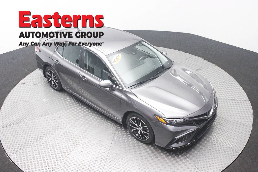 Used 2024 Toyota Camry SE FWD image 3