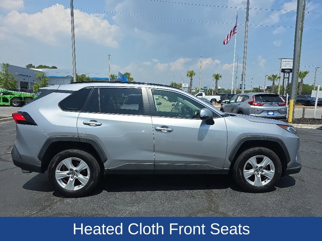 Used 2019 Toyota RAV4 XLE w/ Convenience Package FWD image 2
