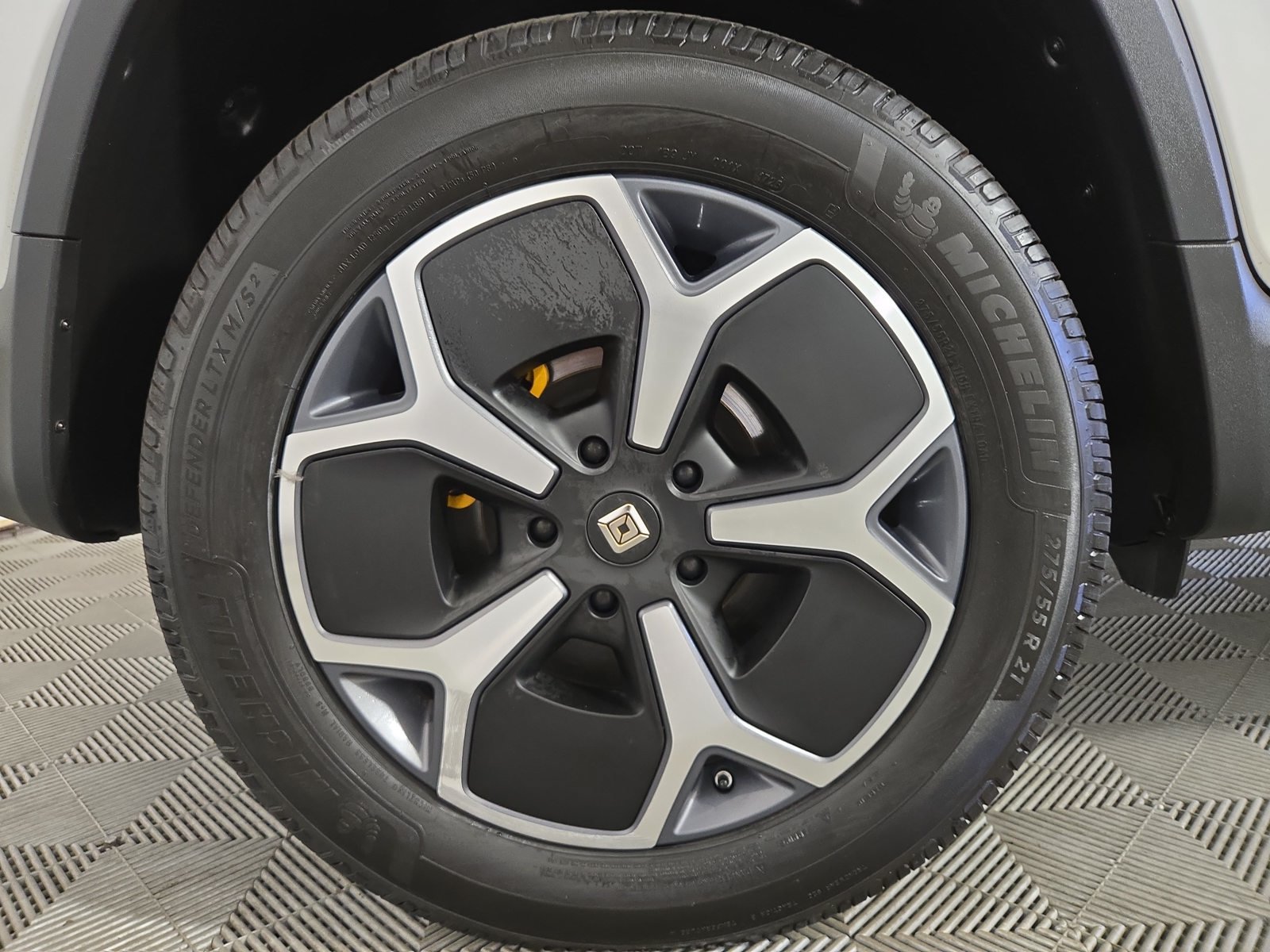 Used 2022 Rivian R1T Adventure AWD/4WD image 12