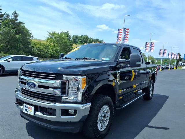 Used 2017 Ford F250 XLT w/ XLT Value Package AWD/4WD image 4