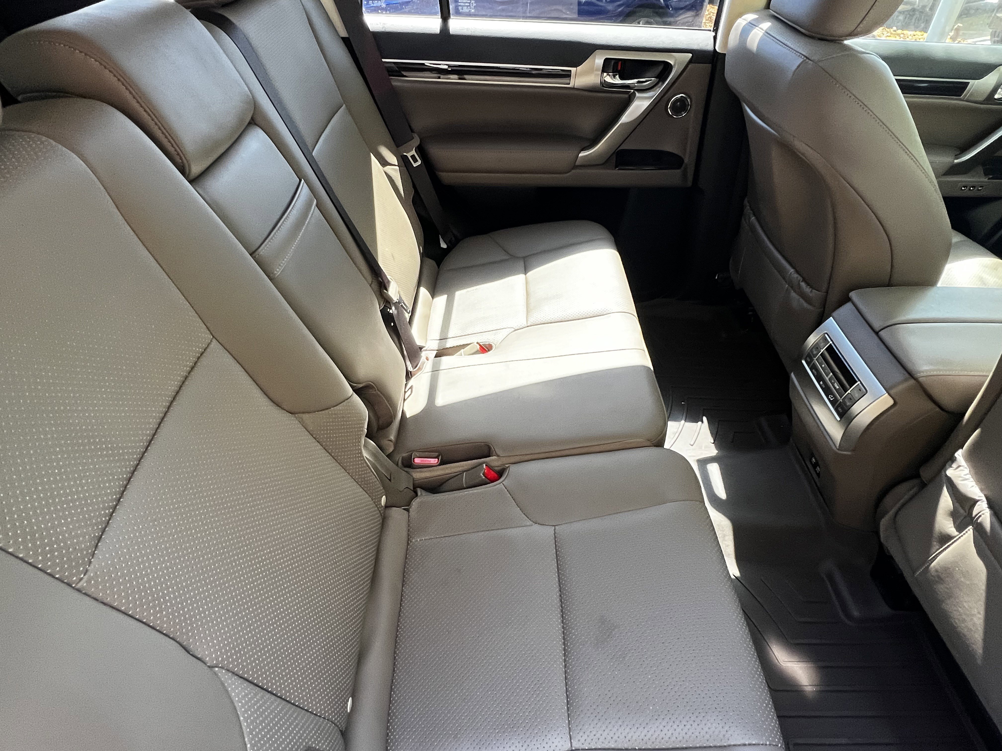 Used 2020 Lexus GX 460 Luxury w/ Accessory Package image 40