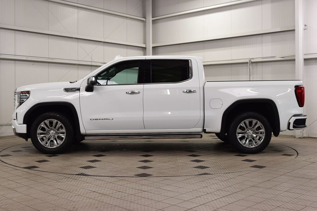 Used 2023 GMC Sierra 1500 Denali w/ Technology Package AWD/4WD image 4