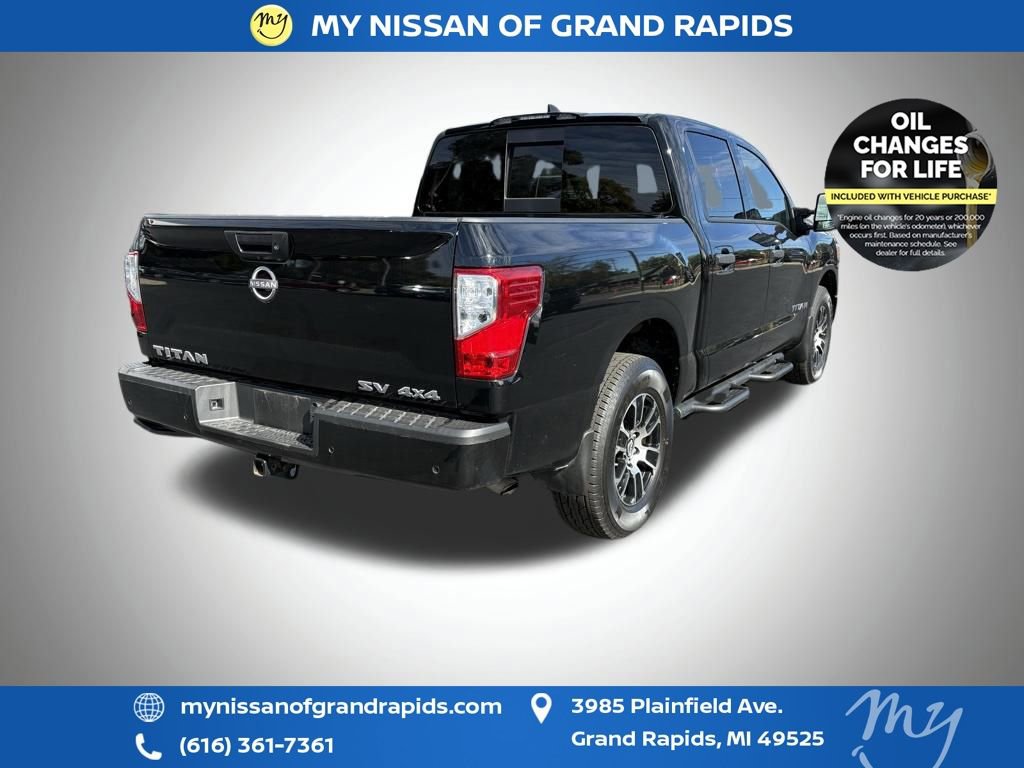 Used 2024 Nissan Titan SV w/ SV Convenience Package image 4