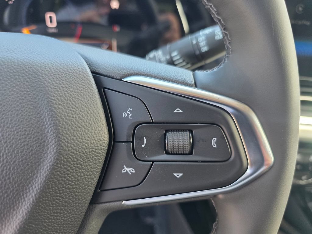 New 2026 Chevrolet Trax LT w/ Sunroof Package FWD image 17