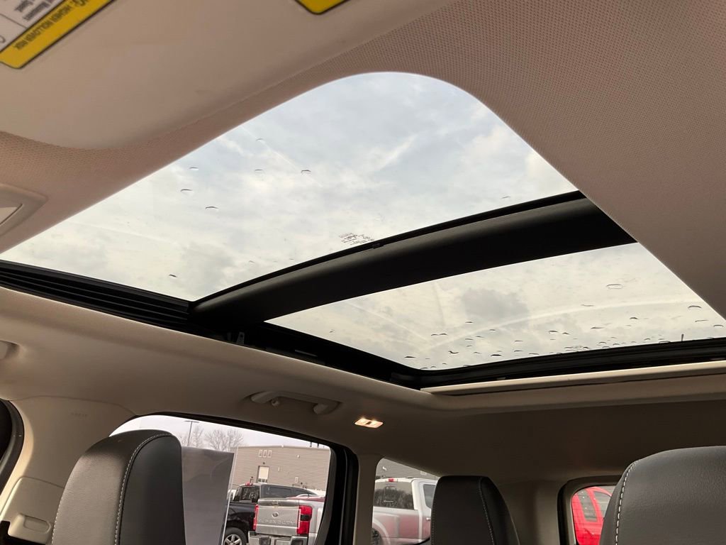 Used 2019 Ford Escape SEL image 3