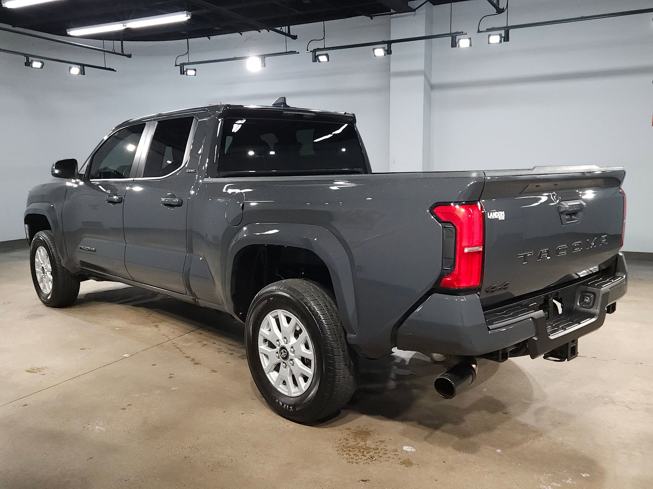 Used 2025 Toyota Tacoma SR5 image 5