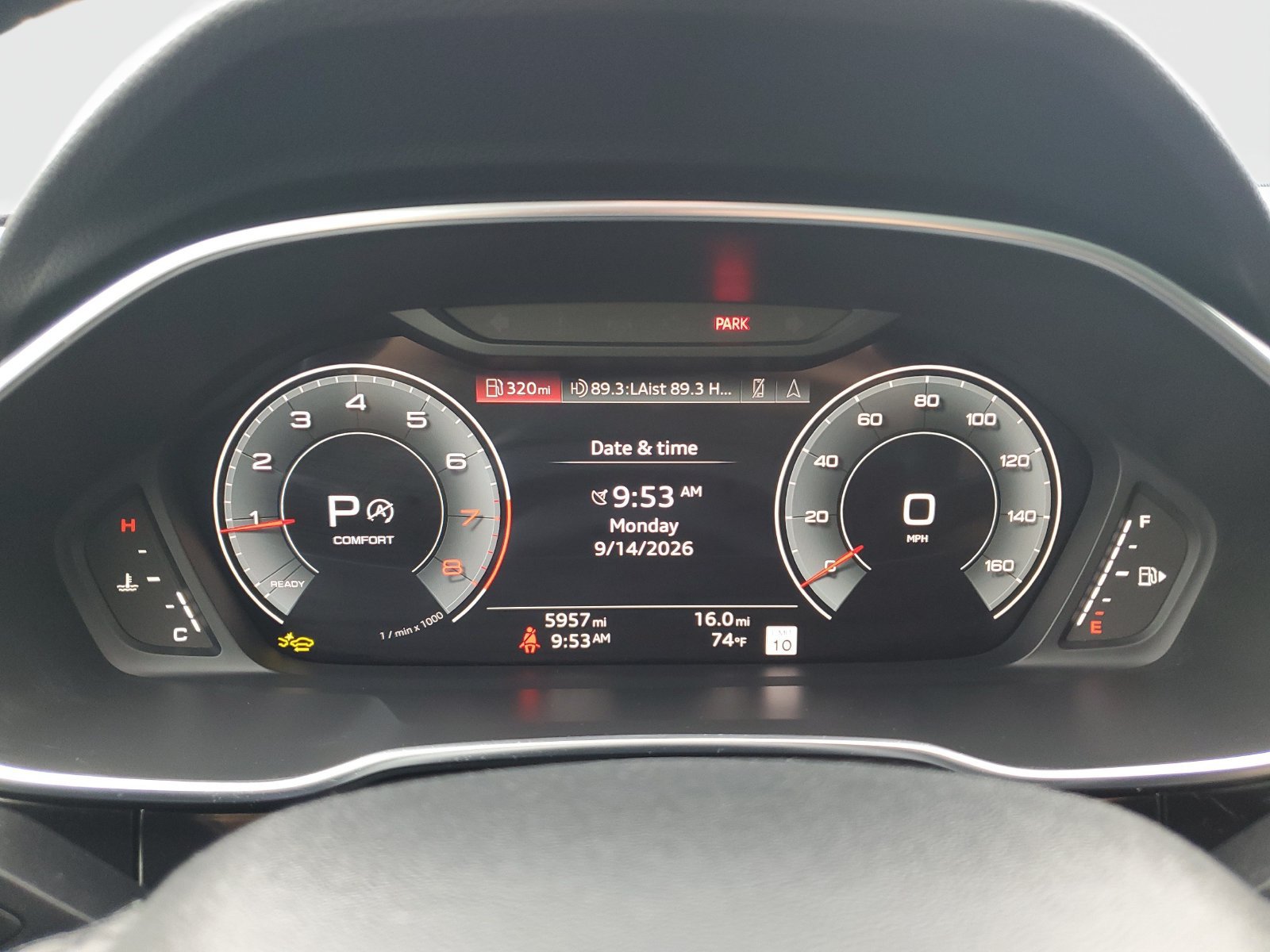Used 2025 Audi Q3 2.0T Premium Plus w/ Premium Plus Package AWD/4WD image 32
