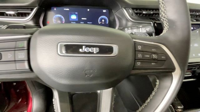 Used 2023 Jeep Grand Cherokee Altitude AWD/4WD image 23