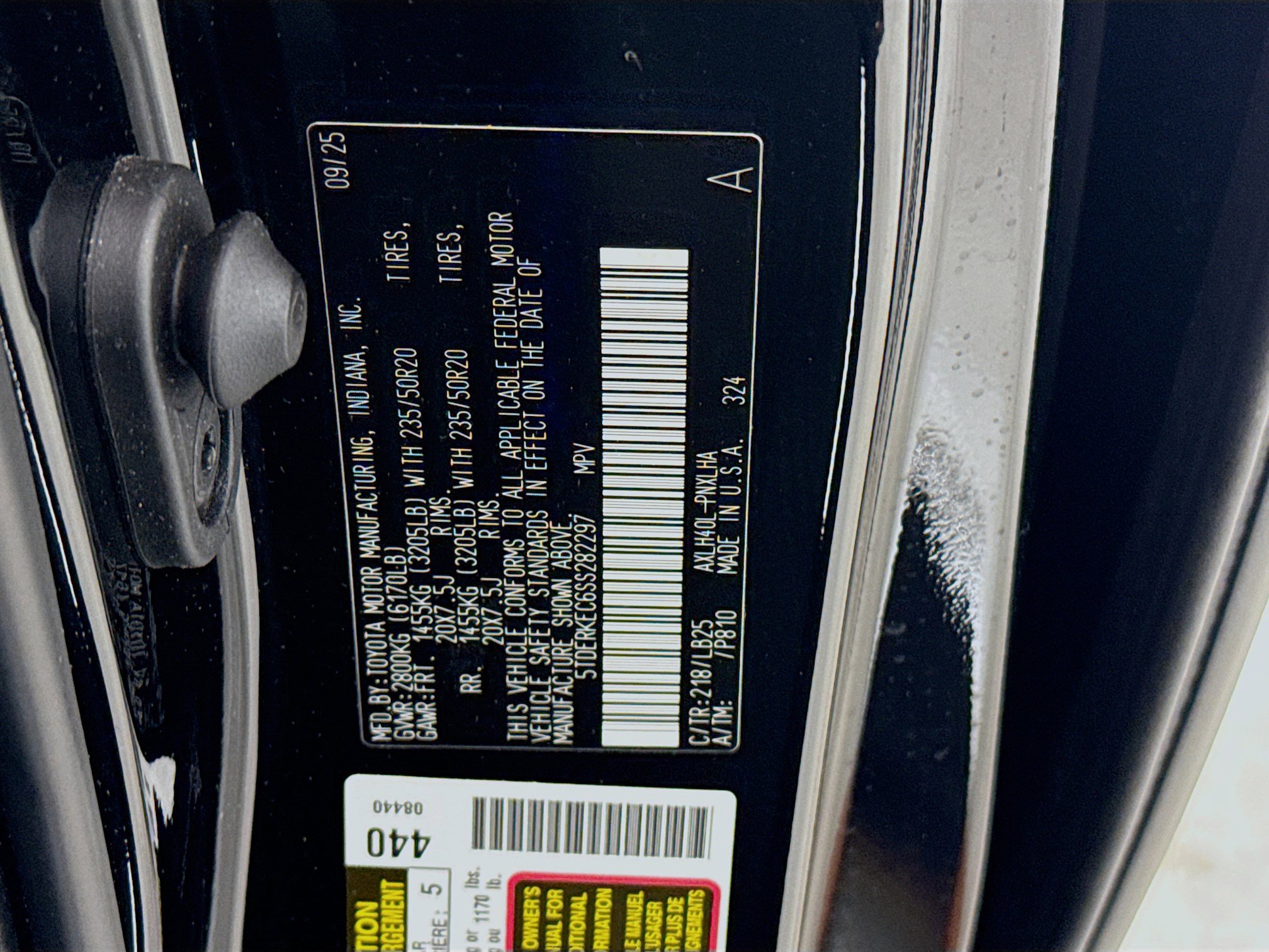 Used 2025 Toyota Sienna Platinum FWD image 31