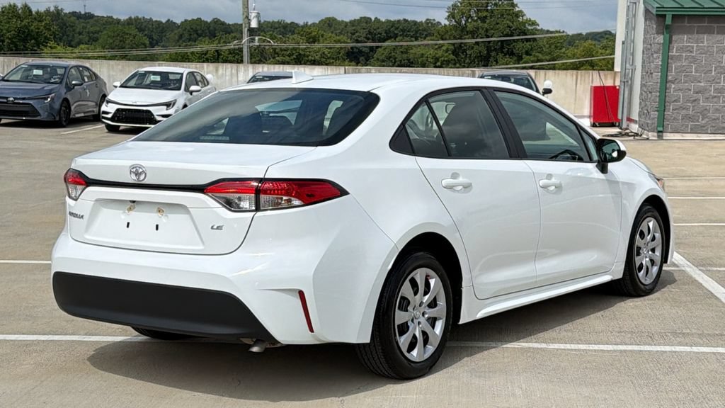 Used 2023 Toyota Corolla LE FWD image 4