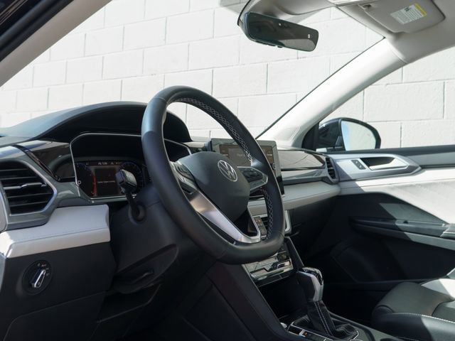 Used 2025 Volkswagen Taos SEL w/ Black Wheel Plus Package image 4